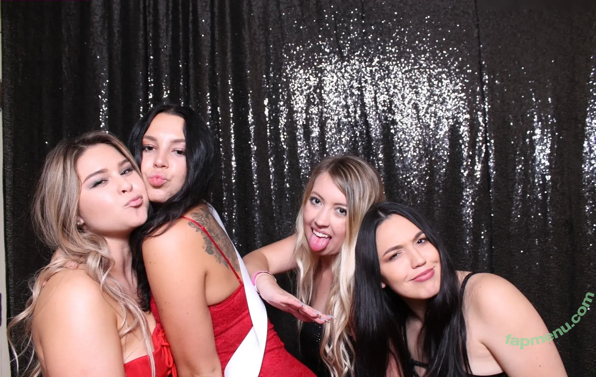 Photobox Flashes nude photo #0067 (Photobox Flashes)