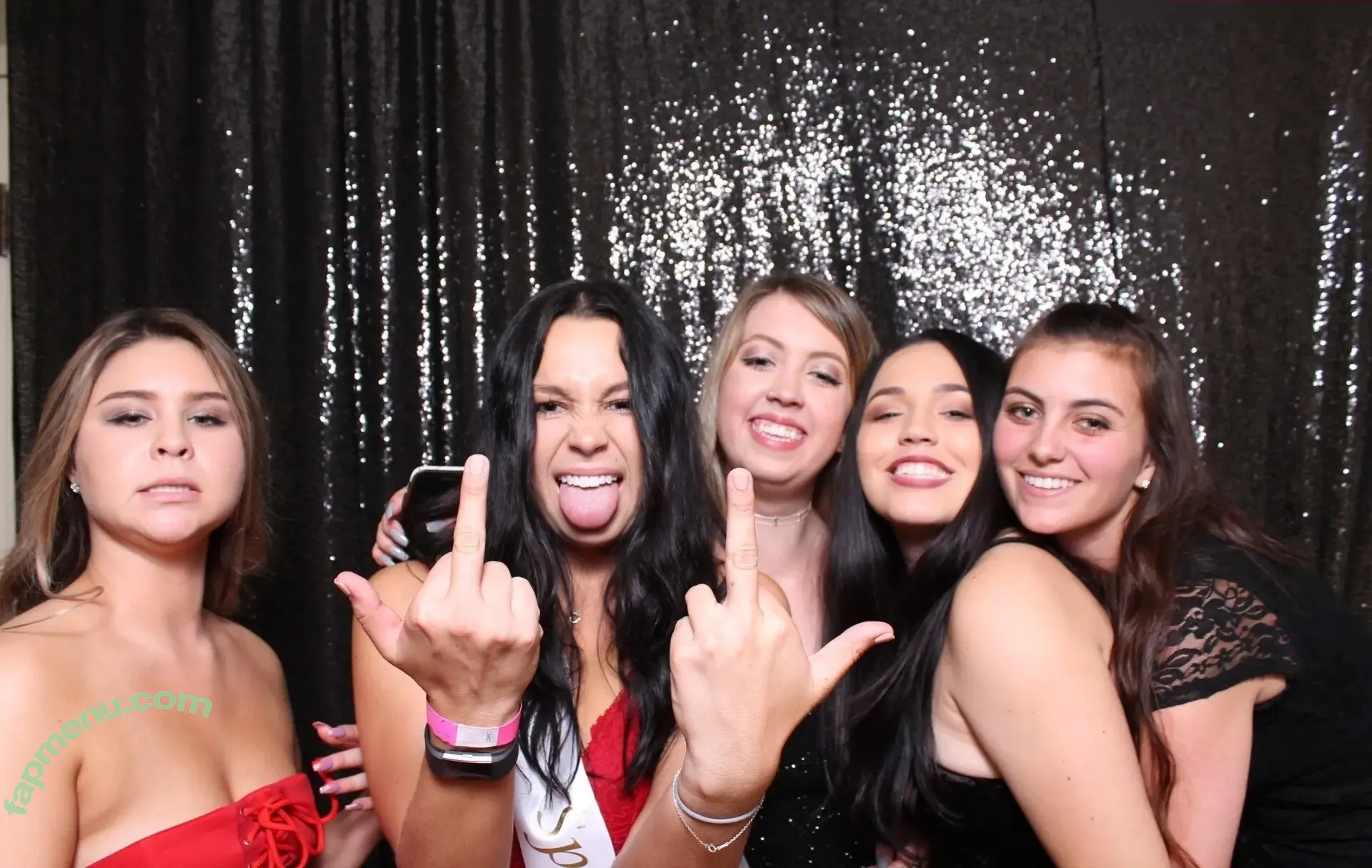 Photobox Flashes nude photo #0068 (Photobox Flashes)