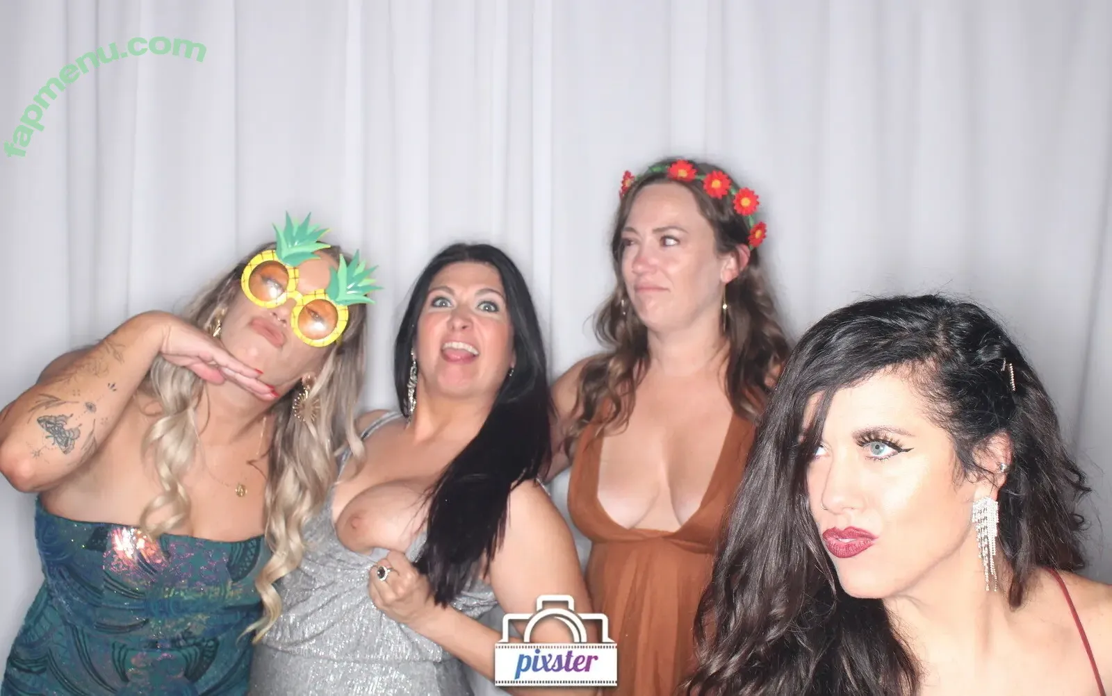 Photobox Flashes nude photo #0090 (Photobox Flashes)