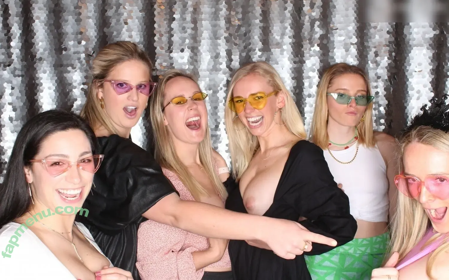 Photobox Flashes nude photo #0114 (Photobox Flashes)