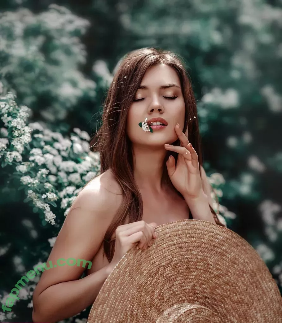 photopolli nude photo #0021 (Georgia / _photopolli_ / georgia.model_official)