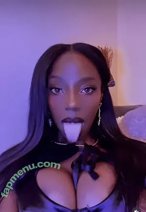 Phylia Calloway / Chocolatekittyx / lia calloway / phyliascloset nude photo #0031