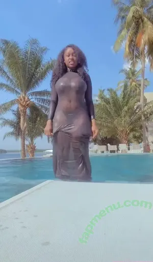 Phynsea nude photo #0011