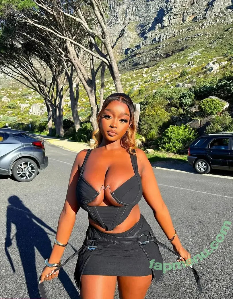 Phynsea nude photo #0005 (Phynsea)