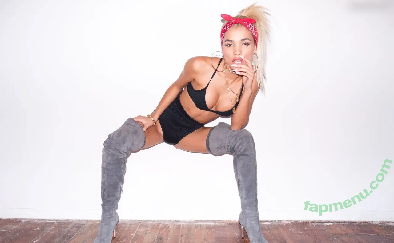 Pia Mia Perez nude photo #0095 (piamia / princesspiamia)
