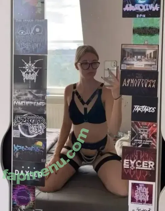 Pia.rsr nude photo #0011 (Pia.rsr)