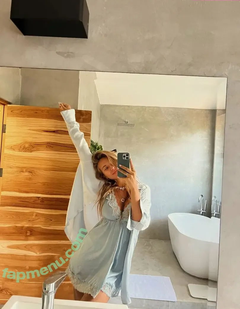 Pia Volckmann nude photo #0240 (pia__kim)