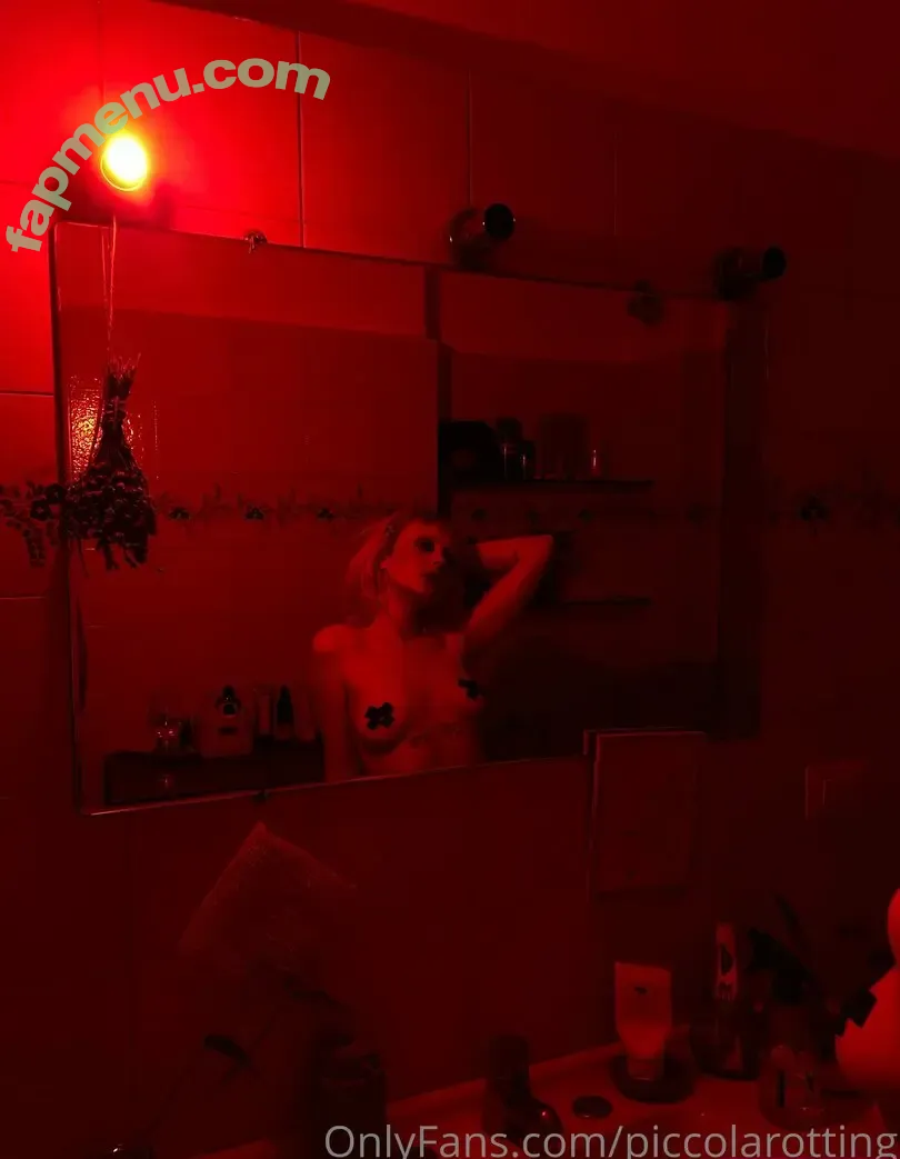 piccolarotting nude photo #0001 (piccolarotting)