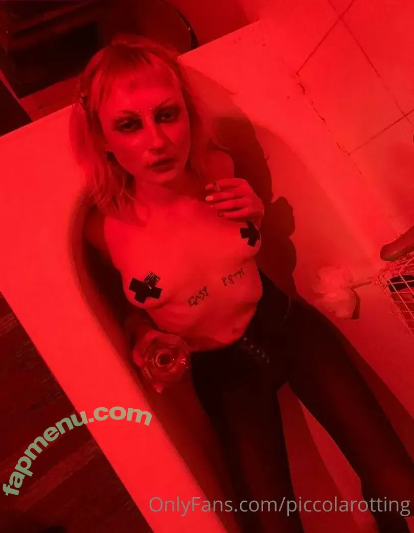 piccolarotting nude photo #0007 (piccolarotting)