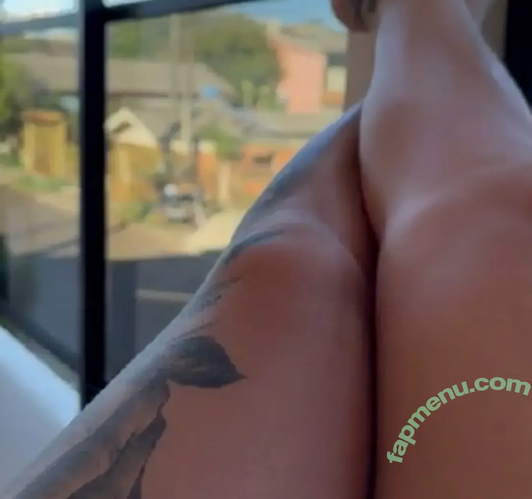 Pietra Nunes nude photo #0021 (pietra_nuneess)