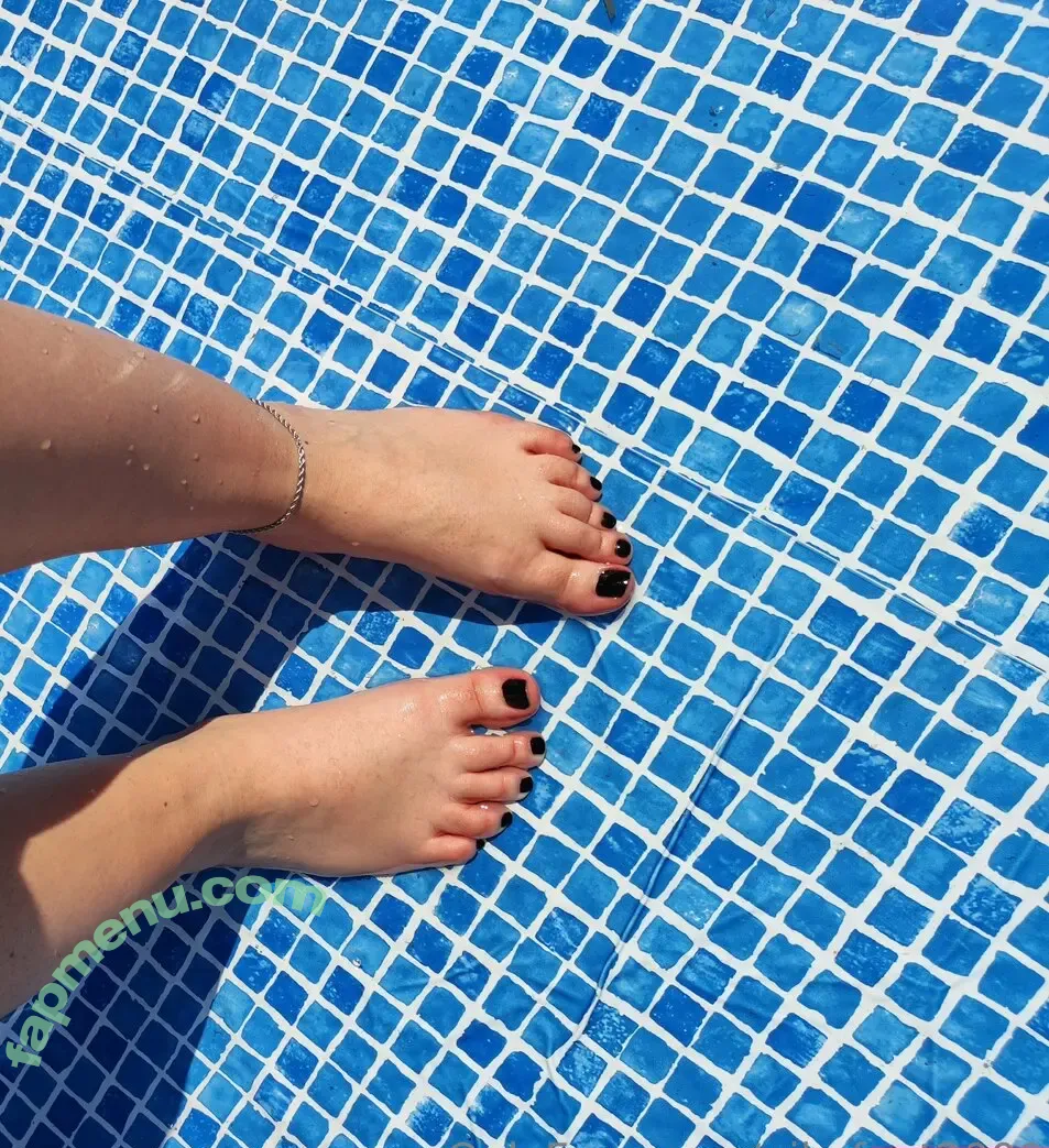 pikafeet2000 nude photo #0002 (pikafeet2000)