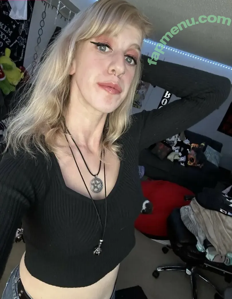 pikagurlxx nude photo #0001 (pikagurlxo)