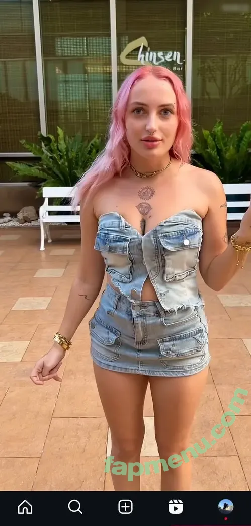 Pikkiundmichelle/Travelslvts nude photo #0008 (Pikkiundmichelle/Travelslvts)