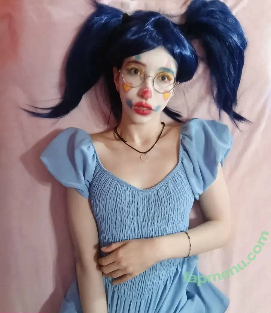 pinemi nude photo #0039 (emipinemi)
