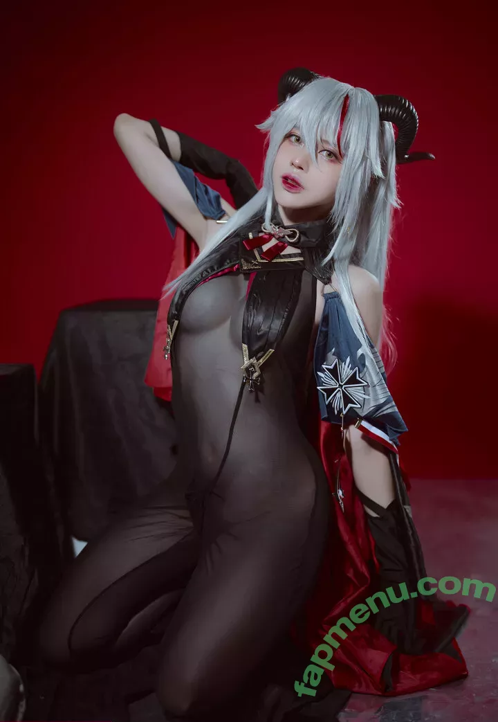 Pingping 2011 nude photo #0245 (Kawai Binh / ping.cos / pingpinggg2011)