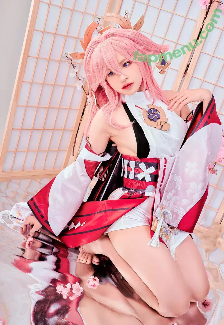 Pingping 2011 nude photo #0298 (Kawai Binh / ping.cos / pingpinggg2011)