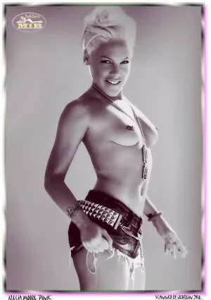 Pink / Alecia Beth Moore / pinksuicide nude photo #0060