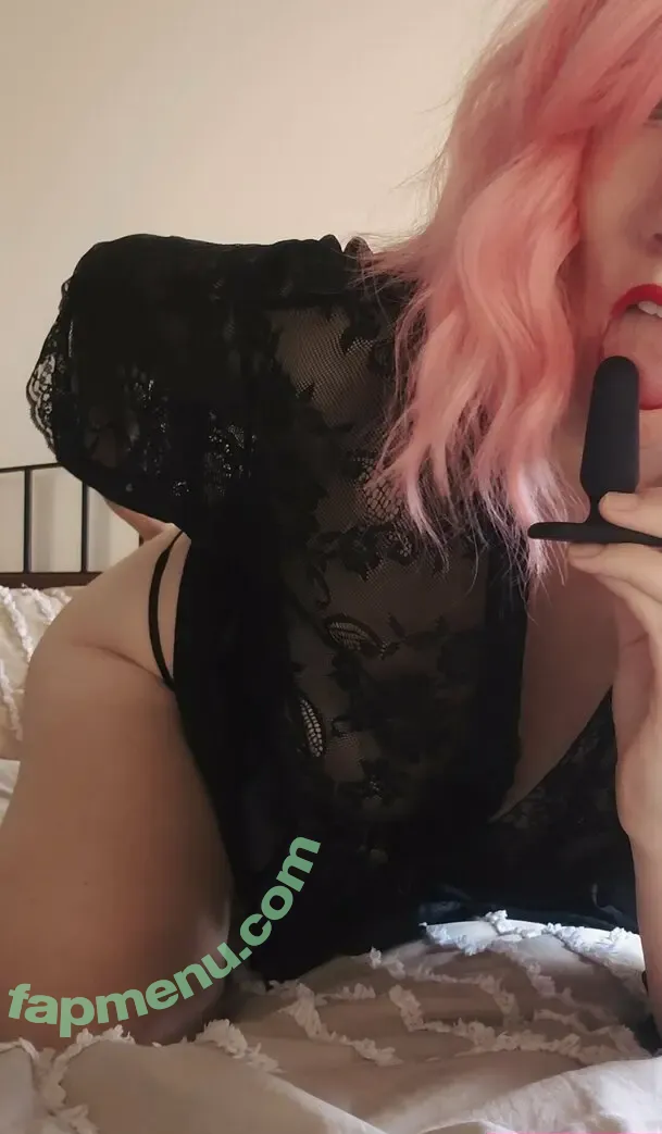 pinkice90s nude photo #0004 (pinkice90s)