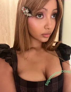 PinkPantheress / aloe_vera nude photo #0184