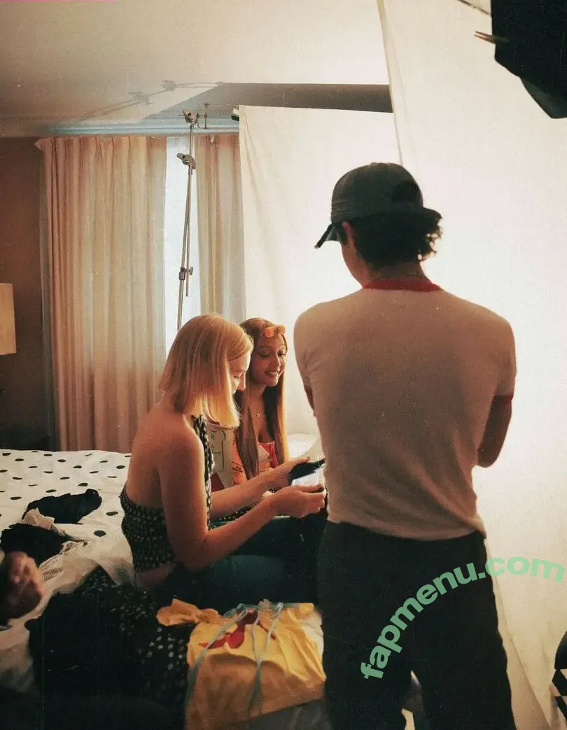 PinkPantheress nude photo #0153 (aloe_vera)