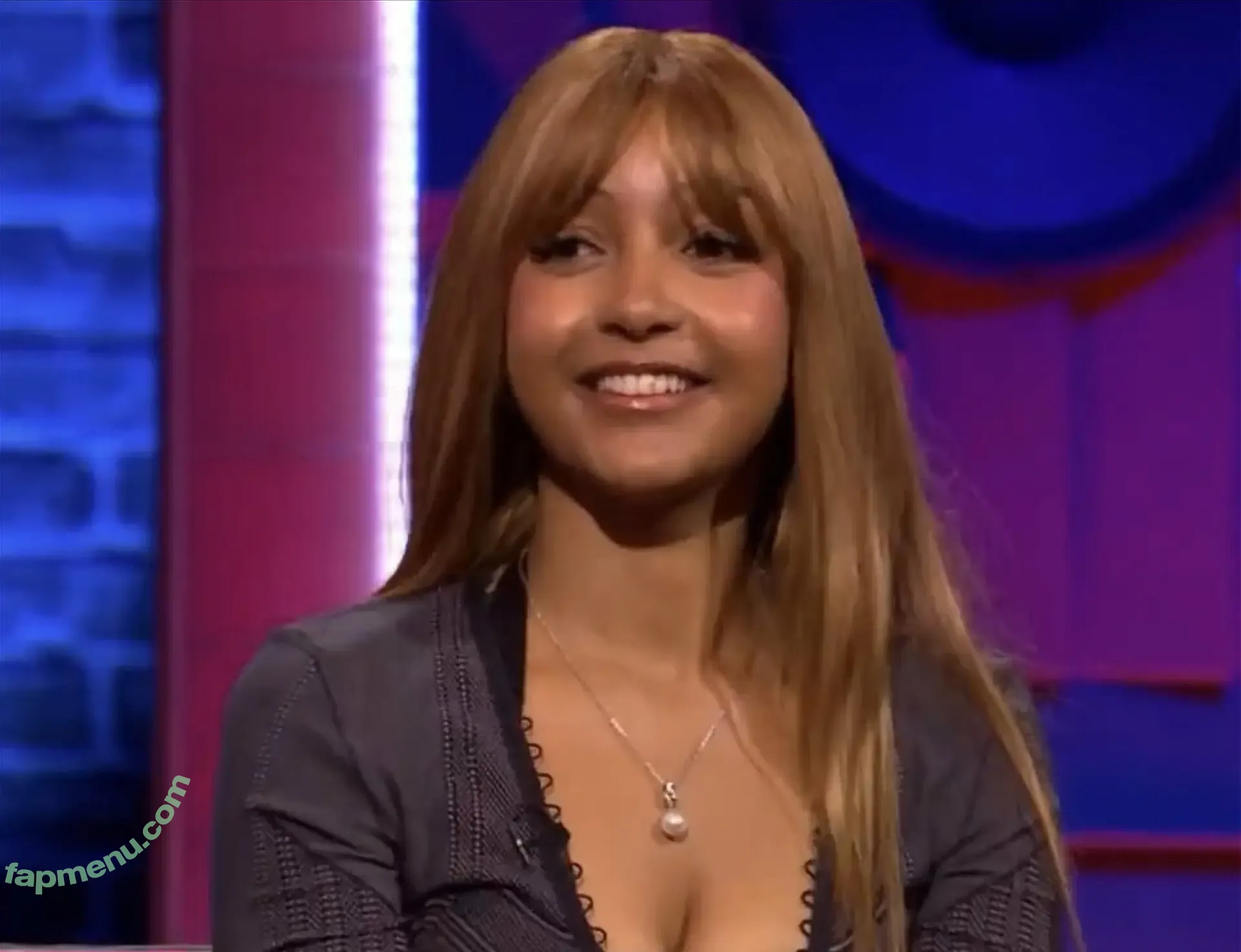 PinkPantheress nude photo #0158 (aloe_vera)