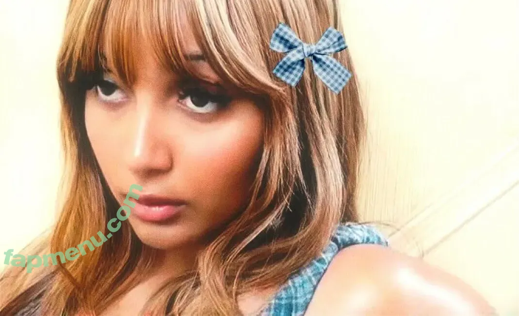 PinkPantheress nude photo #0169 (aloe_vera)