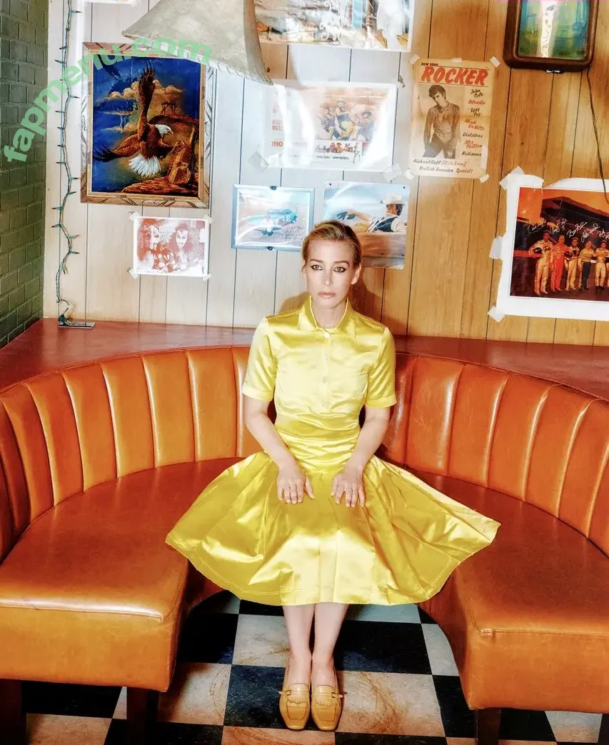 Piper Perabo nude photo #0044 (piperperabo)