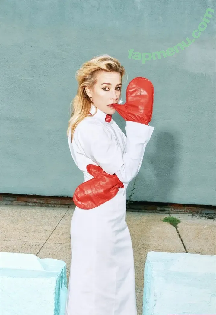 Piper Perabo nude photo #0046 (piperperabo)