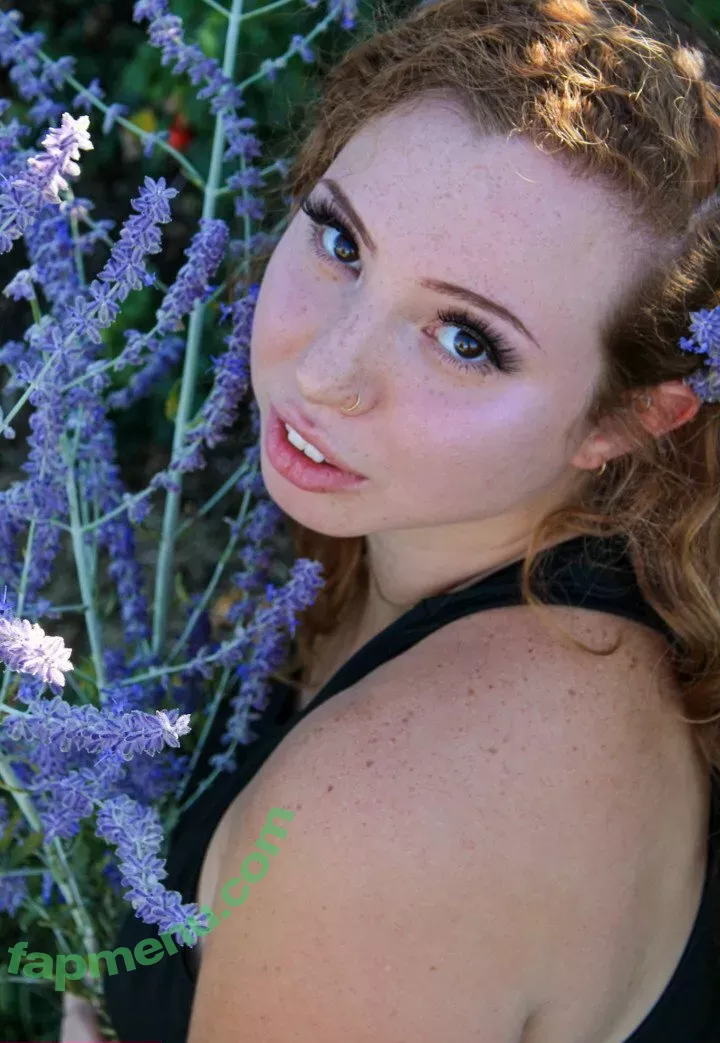 PiperMaePeach nude photo #0006 (pipermach / pipermaepeachy)