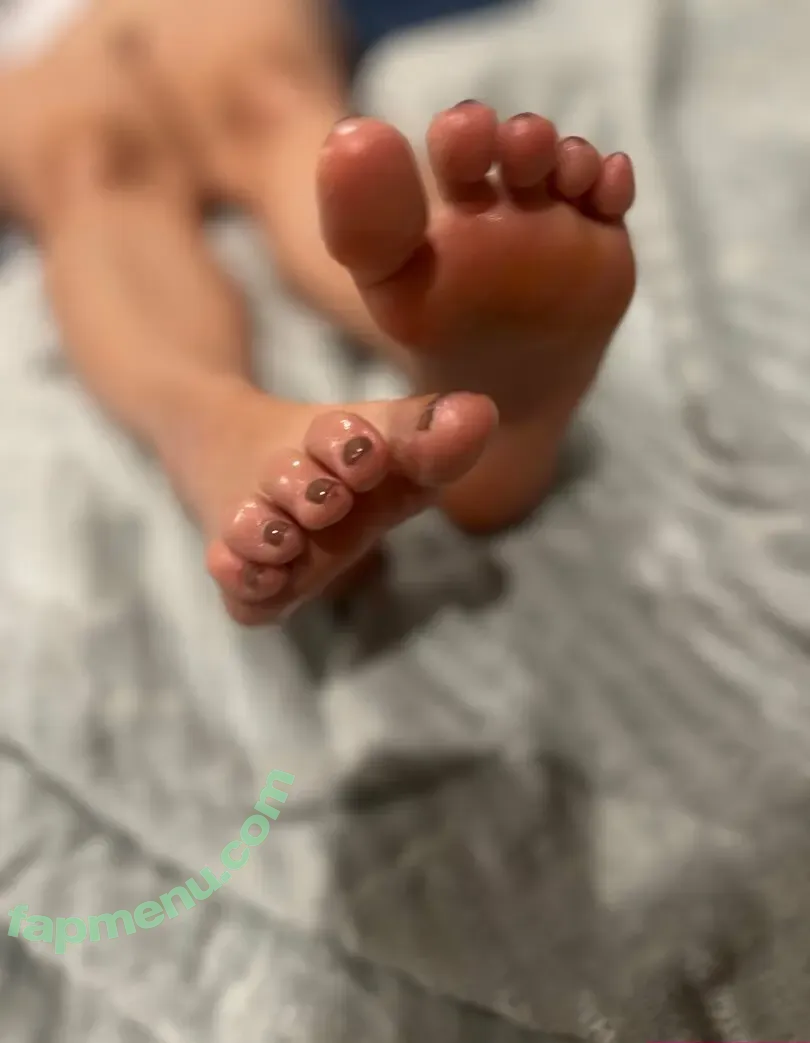 piperrosefree_feet nude photo #0003 (piperfeet)