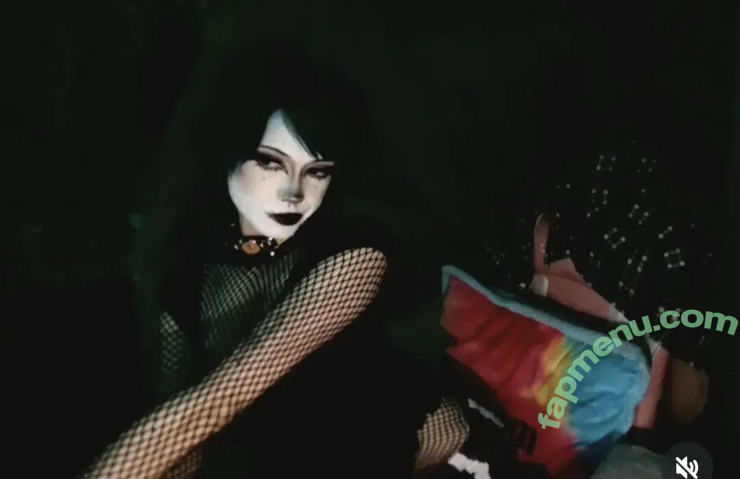 pipssqueakss nude photo #0928 (pipssqueakss)