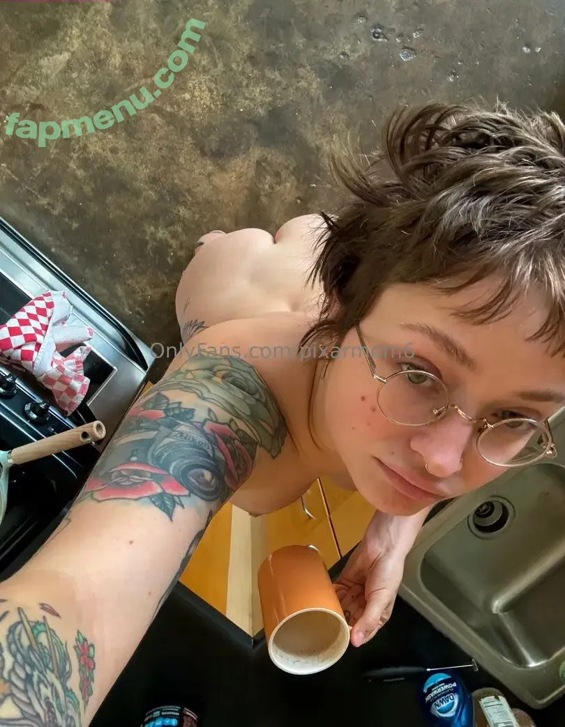 pixarmom6 nude photo #0008 (pixxarmom_)