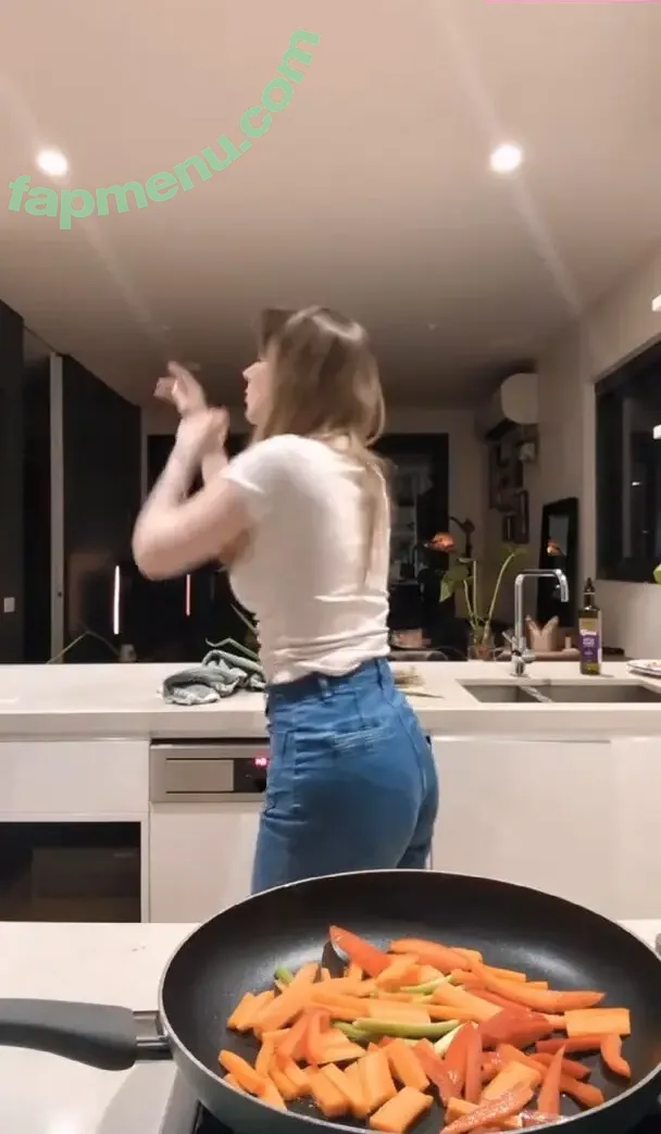 Pixelsmixel nude photo #0172 (Pixelsmixel)