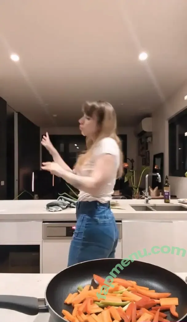 Pixelsmixel nude photo #0173 (Pixelsmixel)