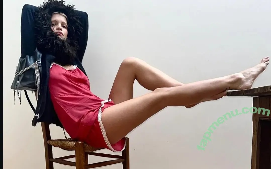 Pixie Geldof nude photo #0008 (pixiegeldof)