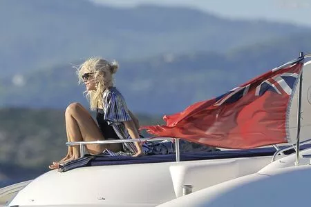 Pixie Lott / pixielott nude photo #0065