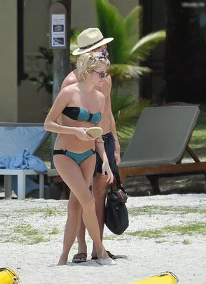 Pixie Lott / pixielott nude photo #0235