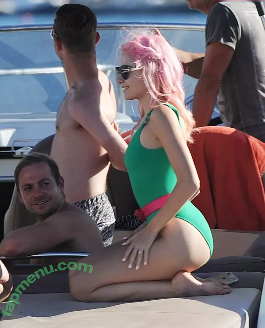 Pixie Lott nude photo #0201 (pixielott)