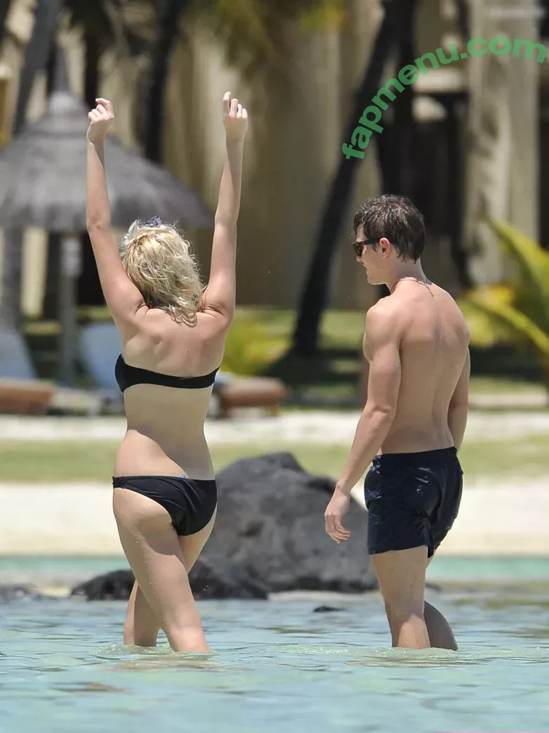 Pixie Lott nude photo #0250 (pixielott)