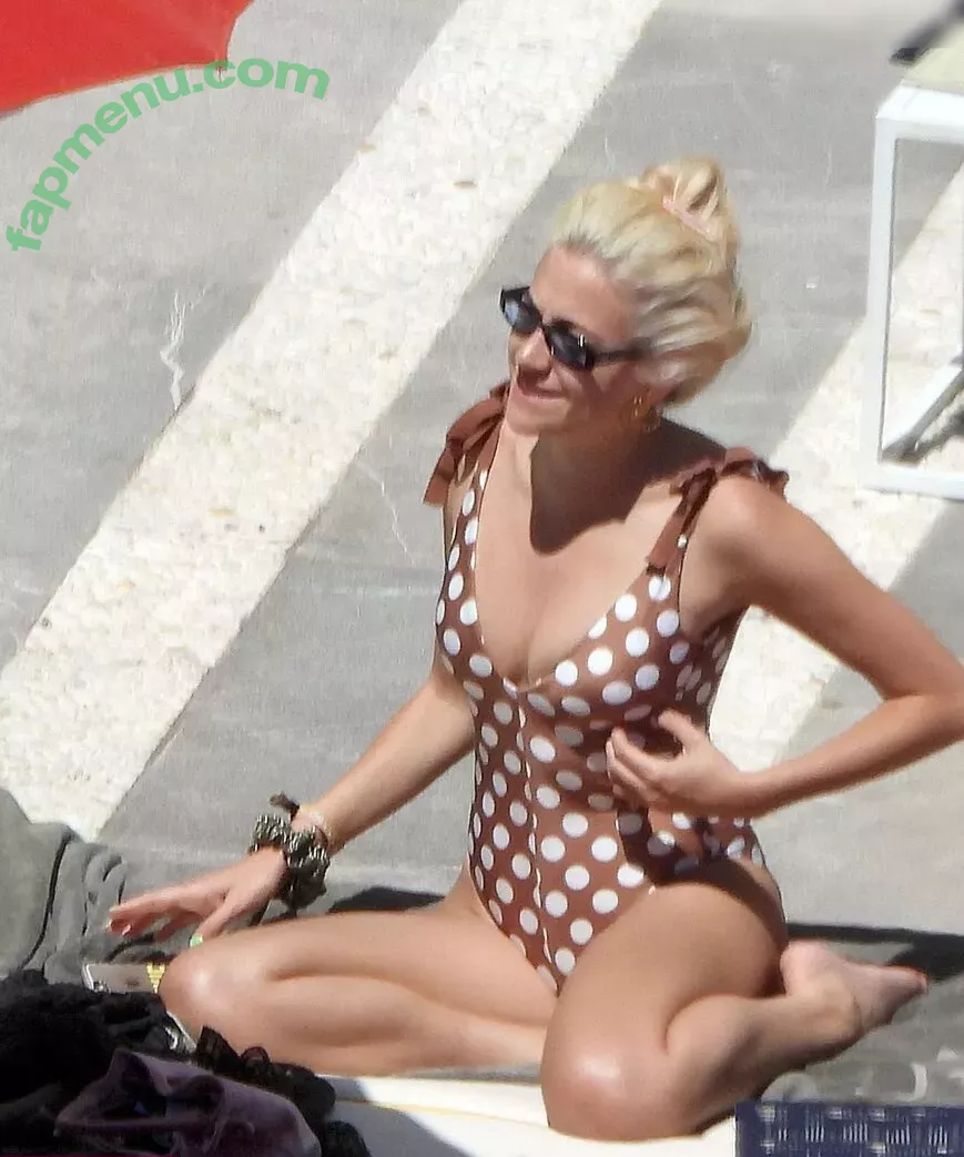 Pixie Lott nude photo #0406 (pixielott)