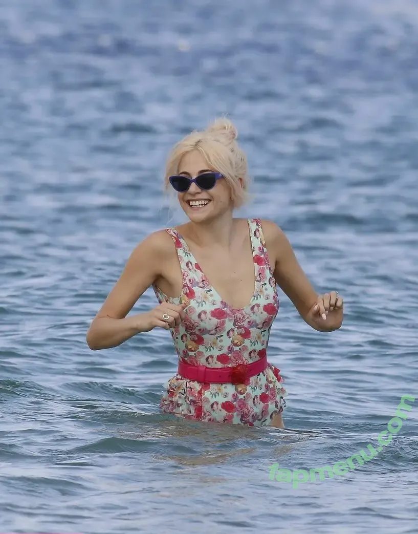 Pixie Lott nude photo #0462 (pixielott)