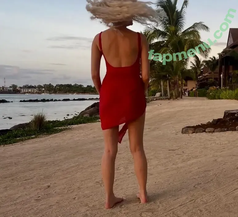 Pixie Lott nude photo #0559 (pixielott)