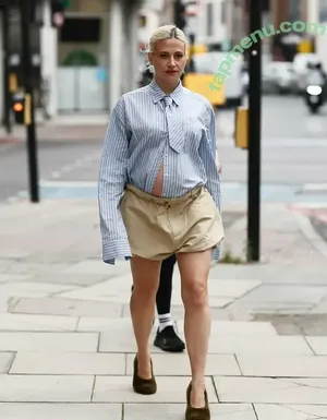 Pixie Lott / pixielott nude photo #0151