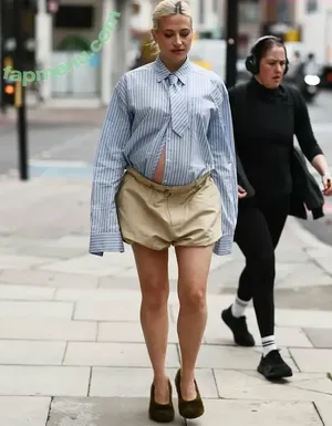 Pixie Lott / pixielott nude photo #0157