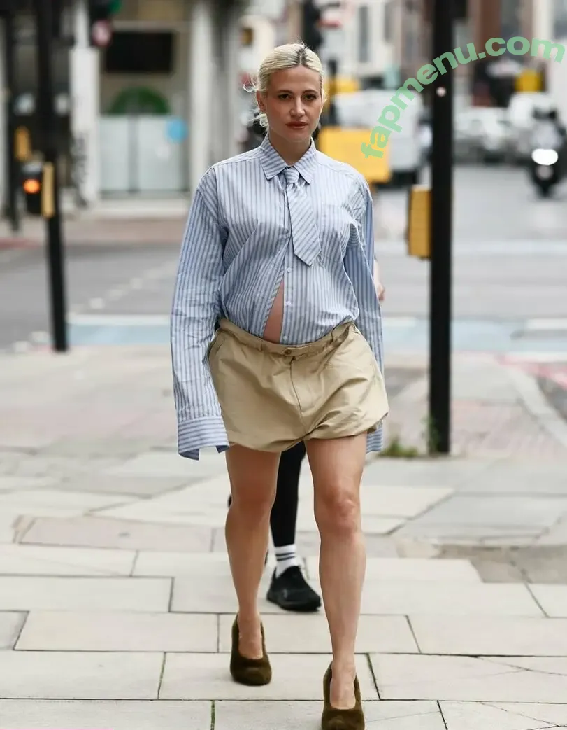 Pixie Lott nude photo #0151 (pixielott)