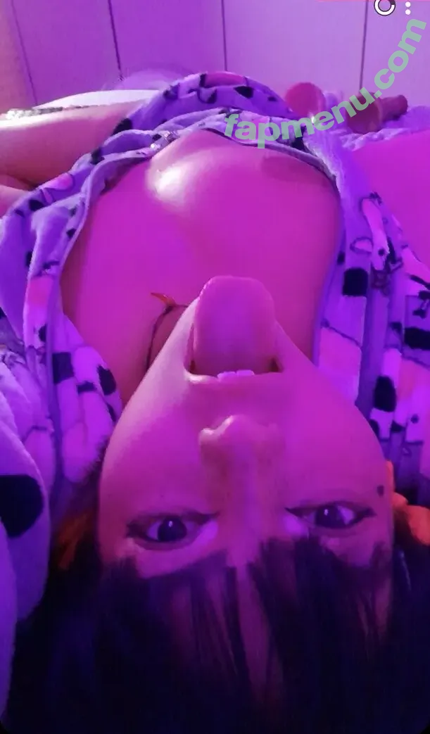 pixydanoni nude photo #0023 (lounatix / pixi_edanoni)