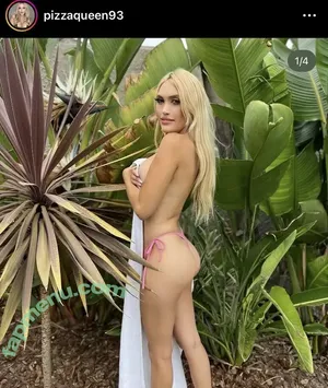 Pizzaqueen93 / Kay Brittany nude photo #0017