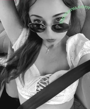 Planet Katie / Chase the Hottie content / katiesigmondd / katieslittleplanet nude photo #0001