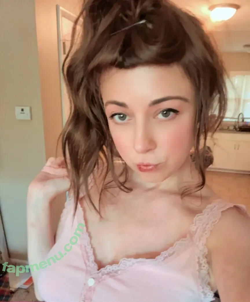 Planet Katie nude photo #0007 (Chase the Hottie content / katiesigmondd / katieslittleplanet)