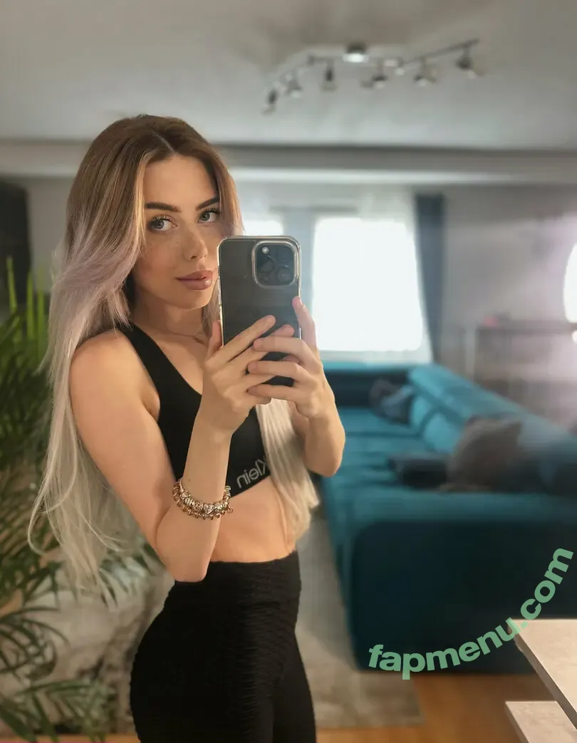 playbunny_laura nude photo #0017 (laurabttel02 / plaeyplace / playbnny / playbnny69 / playbunny)